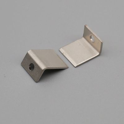 Produtos de hardware de precisão Partes de estampagem em fábricas para moldes de perfuração de metais sob medida